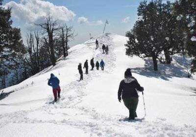 5 Best Beginner Snow Treks in Uttarakhand for First-Time Hikers